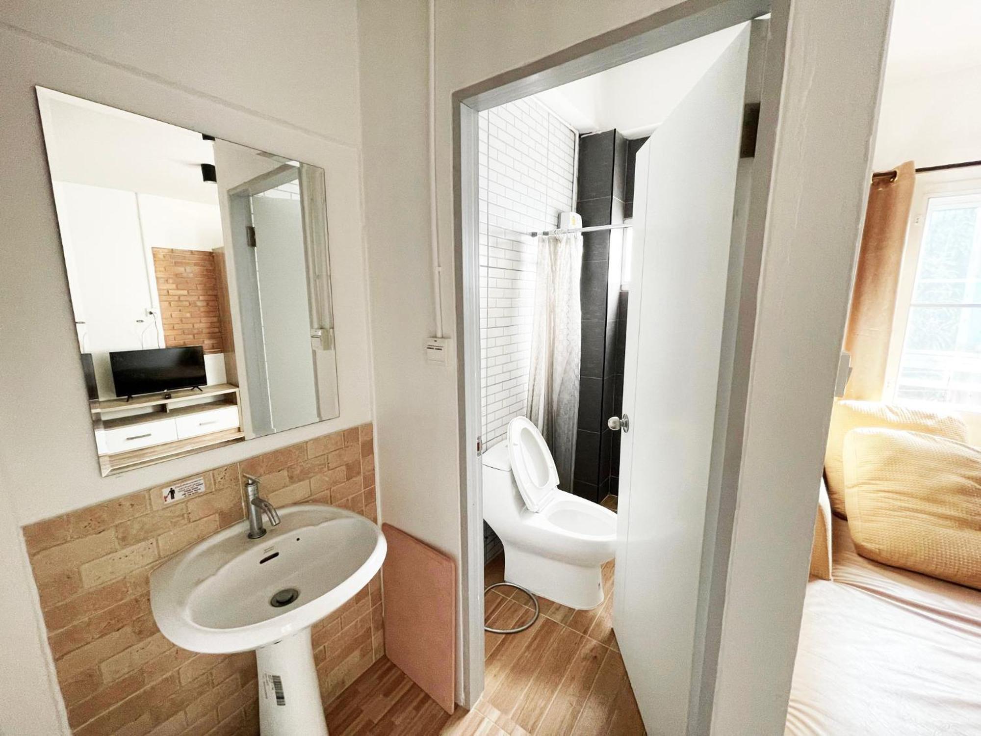 Aparthotel Racha Caftel - 7 House - รชาคาฟเทล Čiang Mai Exteriér fotografie